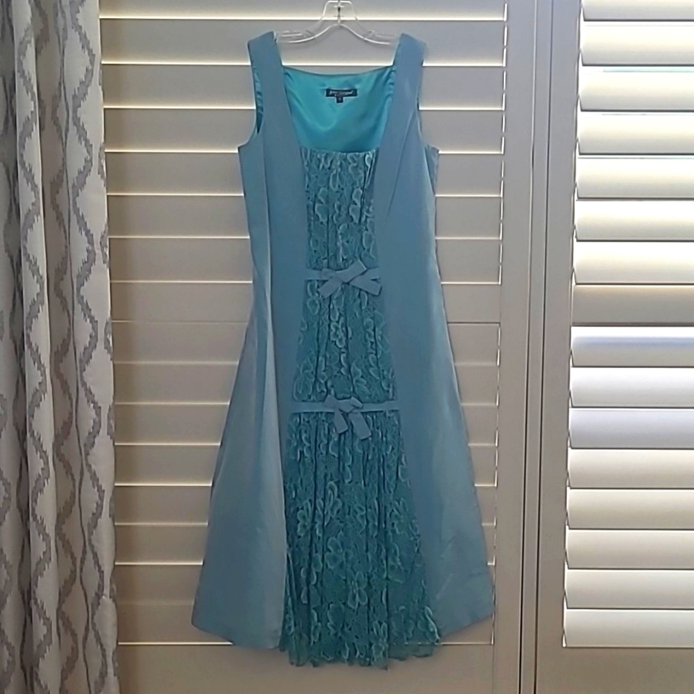 Betsey Johnson evening dress beautiful teal color satin fabric with lots of lace